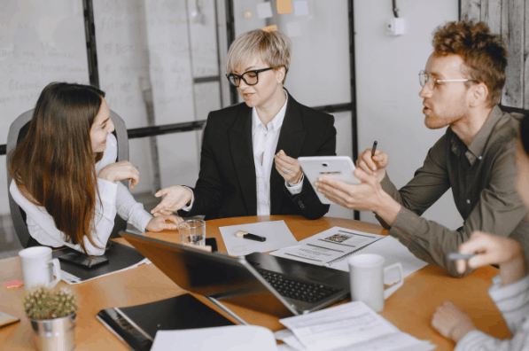 How Many Directors and Shareholders Does a PLC Need